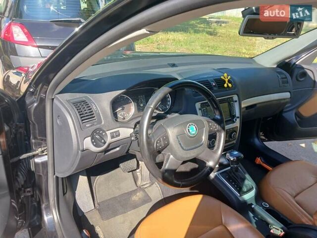 Черный Шкода Октавия, объемом двигателя 1.2 л и пробегом 212 тыс. км за 8700 $, фото 7 на Automoto.ua