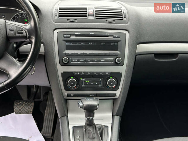 Чорний Шкода Октавія, об'ємом двигуна 1.4 л та пробігом 215 тис. км за 7600 $, фото 11 на Automoto.ua