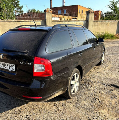 Черный Шкода Октавия, объемом двигателя 1.6 л и пробегом 286 тыс. км за 8600 $, фото 5 на Automoto.ua