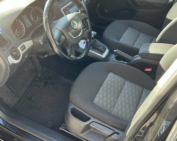 Чорний Шкода Октавія, об'ємом двигуна 2 л та пробігом 203 тис. км за 8900 $, фото 12 на Automoto.ua