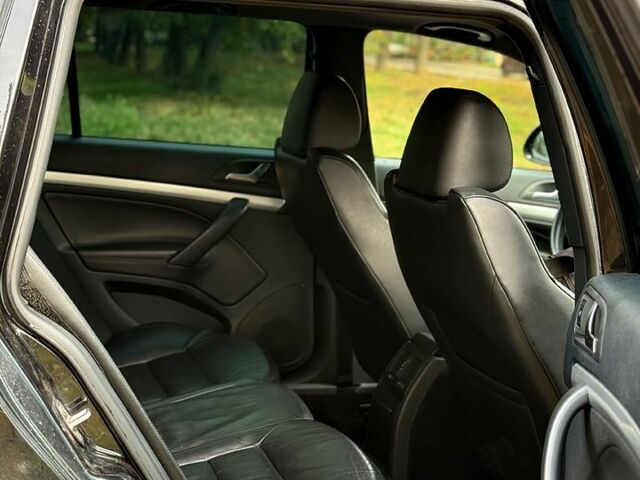 Черный Шкода Октавия, объемом двигателя 2 л и пробегом 201 тыс. км за 12000 $, фото 1 на Automoto.ua