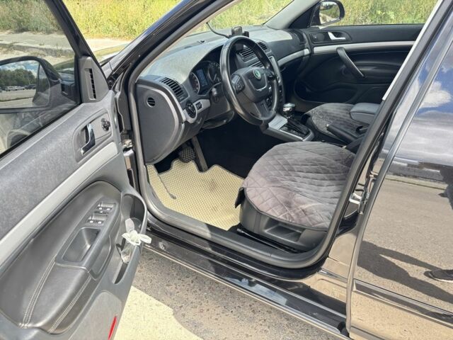 Чорний Шкода Октавія, об'ємом двигуна 1.6 л та пробігом 240 тис. км за 9000 $, фото 5 на Automoto.ua