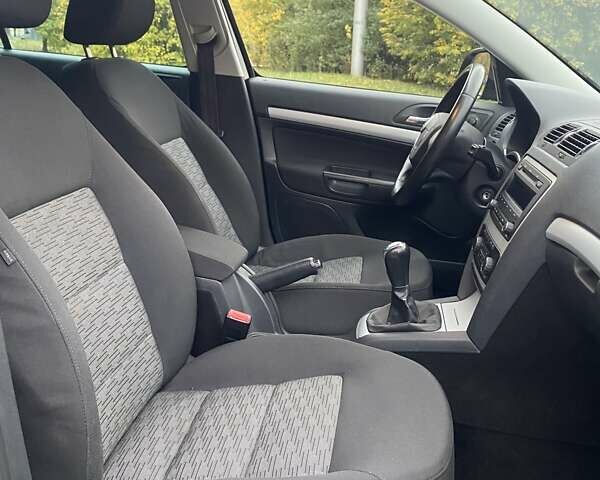 Чорний Шкода Октавія, об'ємом двигуна 1.6 л та пробігом 231 тис. км за 8500 $, фото 20 на Automoto.ua