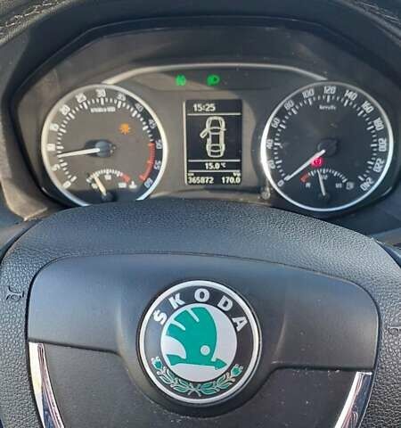 Черный Шкода Октавия, объемом двигателя 1.99 л и пробегом 366 тыс. км за 7500 $, фото 2 на Automoto.ua