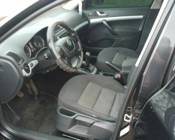 Чорний Шкода Октавія, об'ємом двигуна 1.6 л та пробігом 361 тис. км за 7800 $, фото 7 на Automoto.ua
