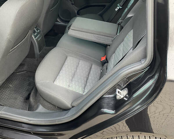 Чорний Шкода Октавія, об'ємом двигуна 2 л та пробігом 241 тис. км за 8800 $, фото 24 на Automoto.ua