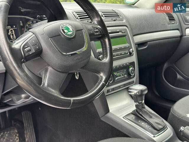 Чорний Шкода Октавія, об'ємом двигуна 1.4 л та пробігом 215 тис. км за 7600 $, фото 9 на Automoto.ua