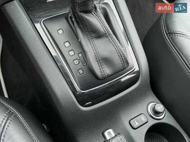 Черный Шкода Октавия, объемом двигателя 2 л и пробегом 229 тыс. км за 11650 $, фото 74 на Automoto.ua