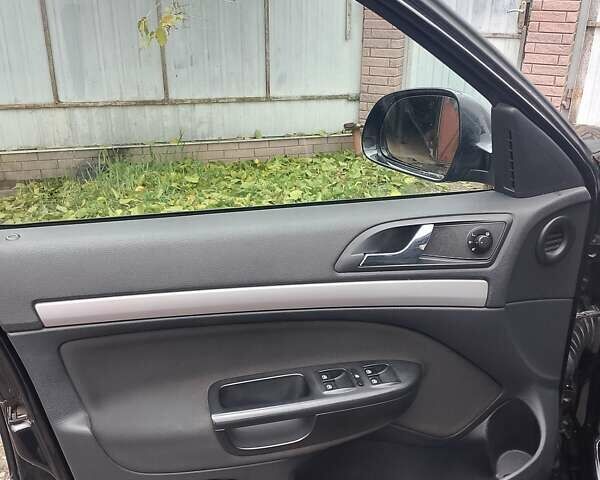 Черный Шкода Октавия, объемом двигателя 1.6 л и пробегом 309 тыс. км за 7200 $, фото 12 на Automoto.ua