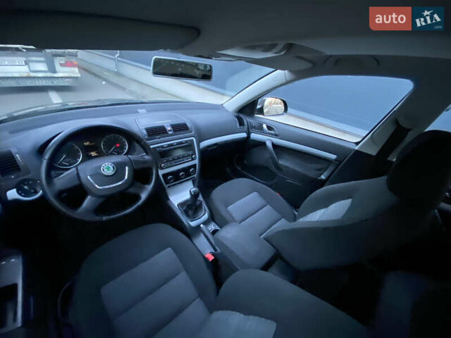 Черный Шкода Октавия, объемом двигателя 1.6 л и пробегом 180 тыс. км за 7700 $, фото 25 на Automoto.ua