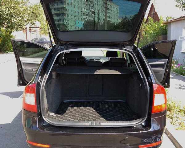 Черный Шкода Октавия, объемом двигателя 1.2 л и пробегом 320 тыс. км за 6500 $, фото 10 на Automoto.ua