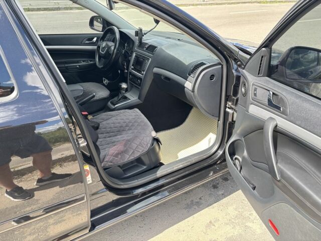 Чорний Шкода Октавія, об'ємом двигуна 1.6 л та пробігом 240 тис. км за 9000 $, фото 2 на Automoto.ua