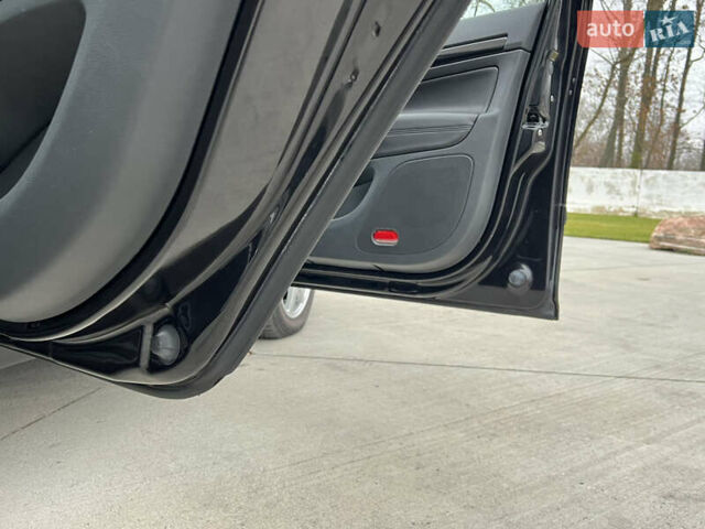 Черный Шкода Октавия, объемом двигателя 2 л и пробегом 229 тыс. км за 11650 $, фото 139 на Automoto.ua