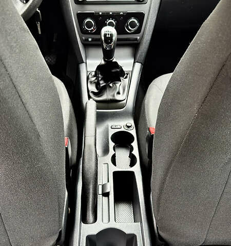 Чорний Шкода Октавія, об'ємом двигуна 1.6 л та пробігом 114 тис. км за 8299 $, фото 54 на Automoto.ua