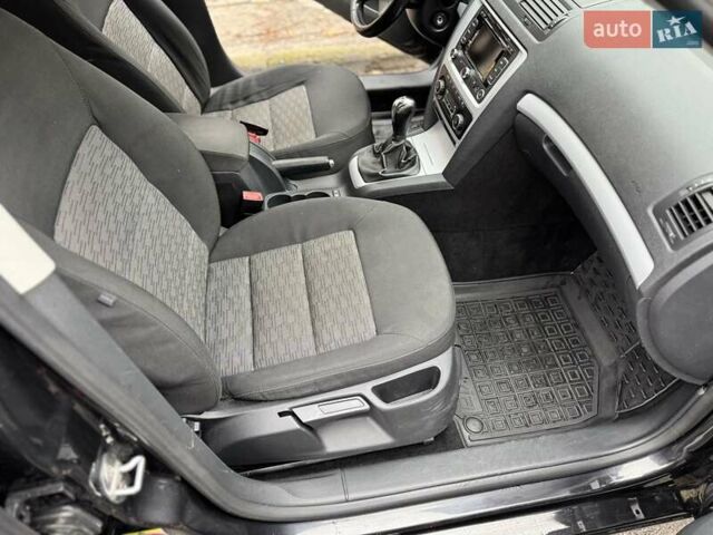 Черный Шкода Октавия, объемом двигателя 1.6 л и пробегом 305 тыс. км за 7600 $, фото 16 на Automoto.ua