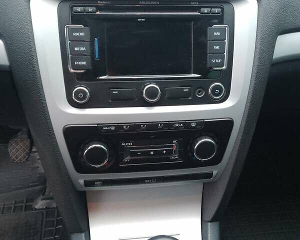 Чорний Шкода Октавія, об'ємом двигуна 1.6 л та пробігом 361 тис. км за 7800 $, фото 8 на Automoto.ua