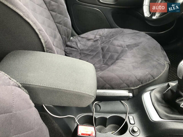 Черный Шкода Октавия, объемом двигателя 1.8 л и пробегом 205 тыс. км за 6400 $, фото 5 на Automoto.ua