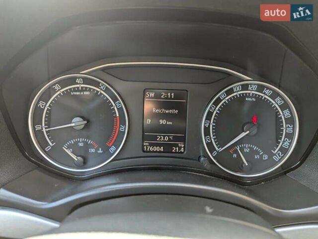 Черный Шкода Октавия, объемом двигателя 1.98 л и пробегом 176 тыс. км за 12400 $, фото 12 на Automoto.ua
