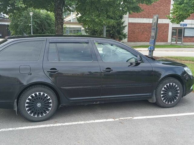 Чорний Шкода Октавія, об'ємом двигуна 1.6 л та пробігом 320 тис. км за 8000 $, фото 2 на Automoto.ua