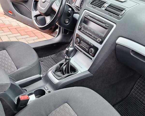 Черный Шкода Октавия, объемом двигателя 1.4 л и пробегом 232 тыс. км за 5950 $, фото 2 на Automoto.ua