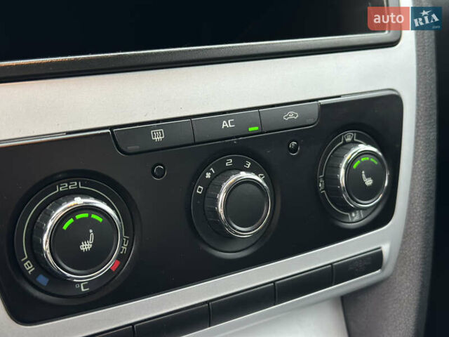 Черный Шкода Октавия, объемом двигателя 1.6 л и пробегом 202 тыс. км за 7650 $, фото 52 на Automoto.ua