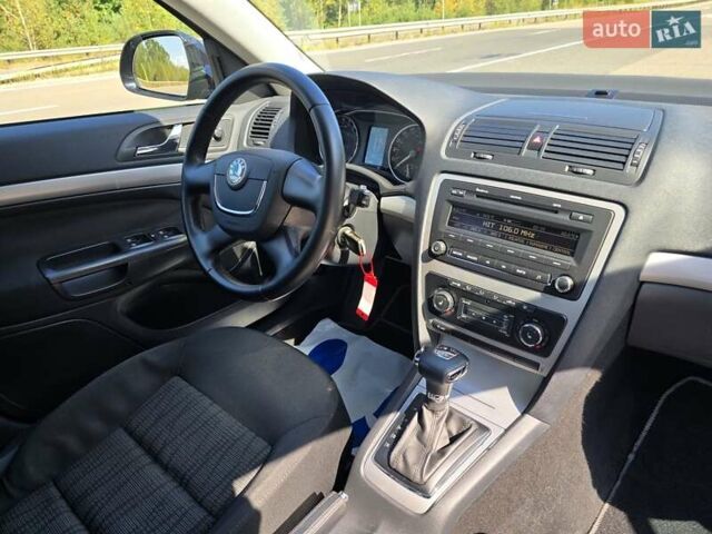 Черный Шкода Октавия, объемом двигателя 1.6 л и пробегом 212 тыс. км за 9299 $, фото 53 на Automoto.ua