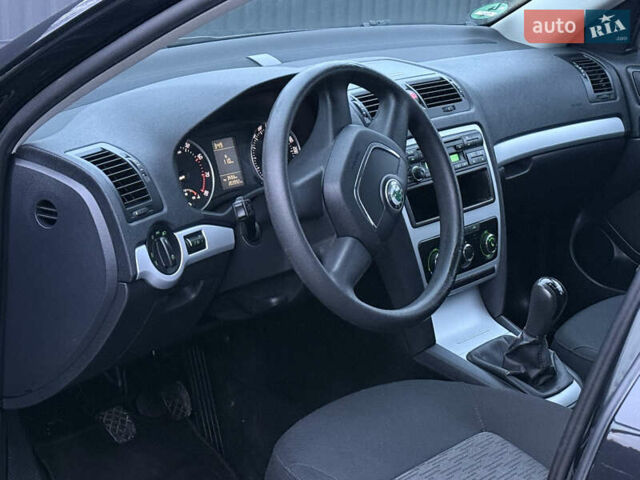 Черный Шкода Октавия, объемом двигателя 1.6 л и пробегом 202 тыс. км за 7490 $, фото 15 на Automoto.ua