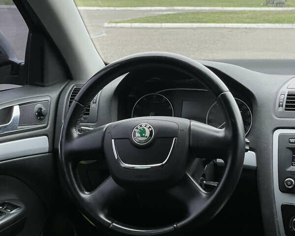 Чорний Шкода Октавія, об'ємом двигуна 1.8 л та пробігом 220 тис. км за 7900 $, фото 12 на Automoto.ua