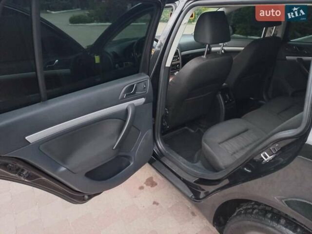 Черный Шкода Октавия, объемом двигателя 1.6 л и пробегом 300 тыс. км за 8500 $, фото 10 на Automoto.ua