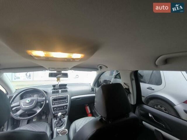 Черный Шкода Октавия, объемом двигателя 1.4 л и пробегом 215 тыс. км за 7300 $, фото 5 на Automoto.ua