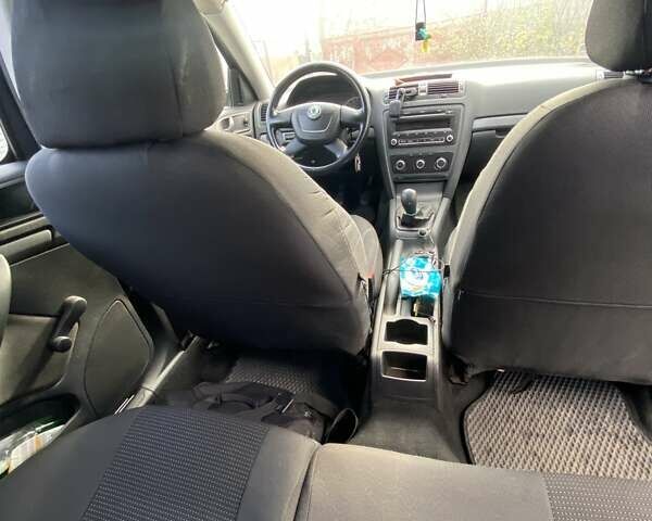 Черный Шкода Октавия, объемом двигателя 1.6 л и пробегом 275 тыс. км за 7300 $, фото 11 на Automoto.ua