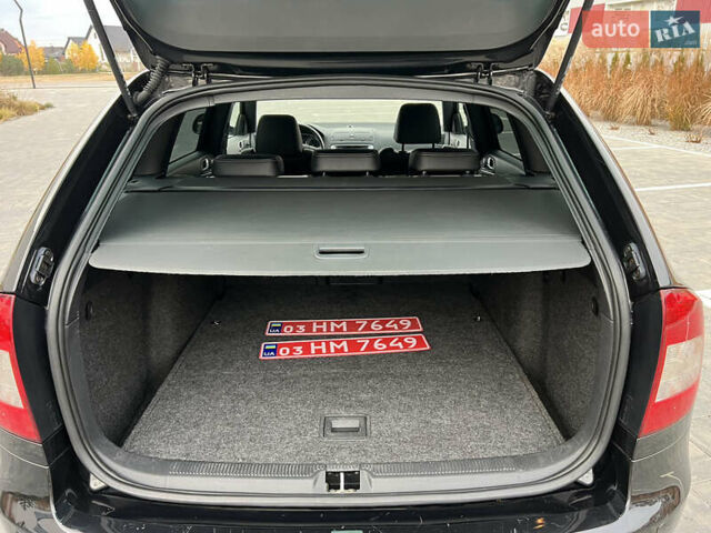 Черный Шкода Октавия, объемом двигателя 2 л и пробегом 265 тыс. км за 11950 $, фото 78 на Automoto.ua