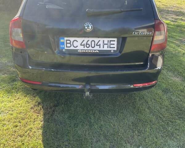 Чорний Шкода Октавія, об'ємом двигуна 1.6 л та пробігом 302 тис. км за 6900 $, фото 5 на Automoto.ua
