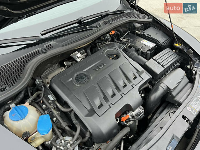 Черный Шкода Октавия, объемом двигателя 2 л и пробегом 229 тыс. км за 11650 $, фото 112 на Automoto.ua