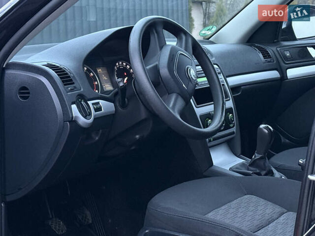 Черный Шкода Октавия, объемом двигателя 1.6 л и пробегом 202 тыс. км за 7490 $, фото 17 на Automoto.ua