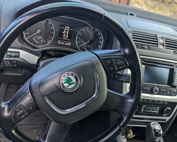 Шкода Октавия 2010 в Дрогобыче на Automoto.ua Черный Шкода Октавия, объемом двигателя 1.6 л и пробегом 224 тыс. км за 8500 $, фото 15 на Automoto.ua