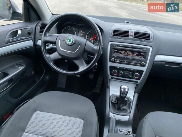 Чорний Шкода Октавія, об'ємом двигуна 1.6 л та пробігом 231 тис. км за 8400 $, фото 11 на Automoto.ua