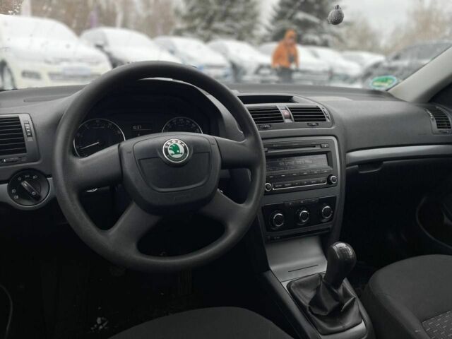 Чорний Шкода Октавія, об'ємом двигуна 1.4 л та пробігом 202 тис. км за 7200 $, фото 17 на Automoto.ua