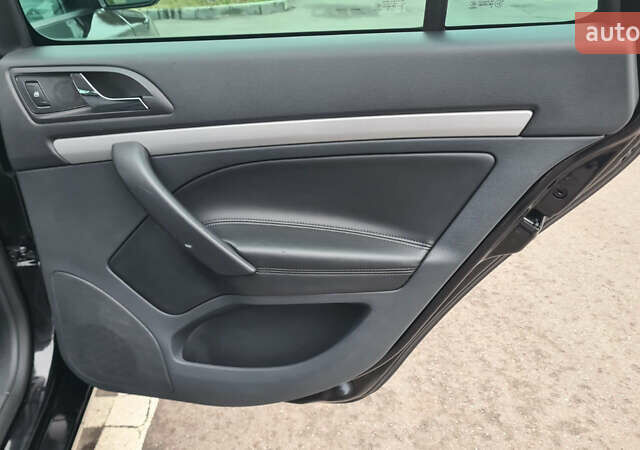 Черный Шкода Октавия, объемом двигателя 1.8 л и пробегом 220 тыс. км за 9700 $, фото 17 на Automoto.ua