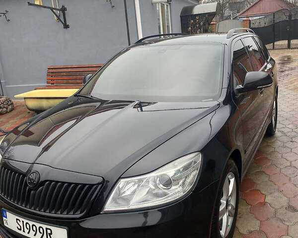 Черный Шкода Октавия, объемом двигателя 1.6 л и пробегом 275 тыс. км за 7800 $, фото 1 на Automoto.ua