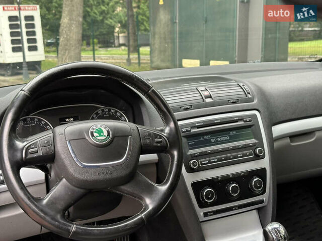 Черный Шкода Октавия, объемом двигателя 1.6 л и пробегом 224 тыс. км за 7500 $, фото 26 на Automoto.ua