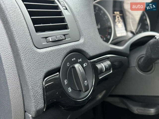 Черный Шкода Октавия, объемом двигателя 2 л и пробегом 229 тыс. км за 11650 $, фото 63 на Automoto.ua