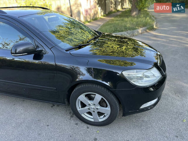 Чорний Шкода Октавія, об'ємом двигуна 1.8 л та пробігом 314 тис. км за 7300 $, фото 2 на Automoto.ua
