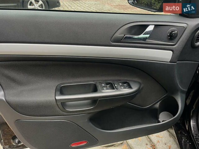 Черный Шкода Октавия, объемом двигателя 1.4 л и пробегом 229 тыс. км за 7800 $, фото 10 на Automoto.ua