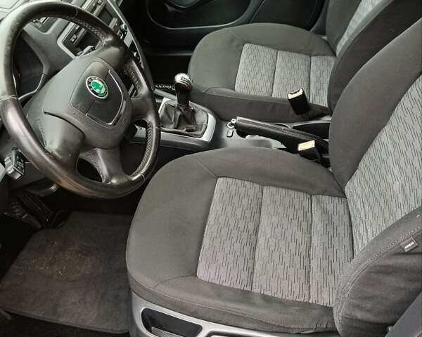 Чорний Шкода Октавія, об'ємом двигуна 1.4 л та пробігом 204 тис. км за 7550 $, фото 13 на Automoto.ua