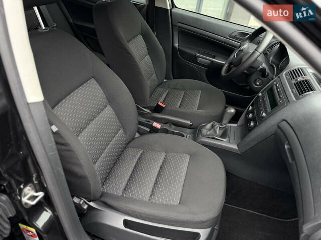 Чорний Шкода Октавія, об'ємом двигуна 1.6 л та пробігом 157 тис. км за 9000 $, фото 32 на Automoto.ua