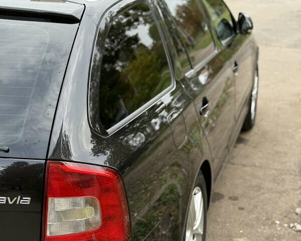 Шкода Октавия 2010 в Кривом Роге на Automoto.ua Черный Шкода Октавия, объемом двигателя 1.98 л и пробегом 201 тыс. км за 12000 $, фото 11 на Automoto.ua