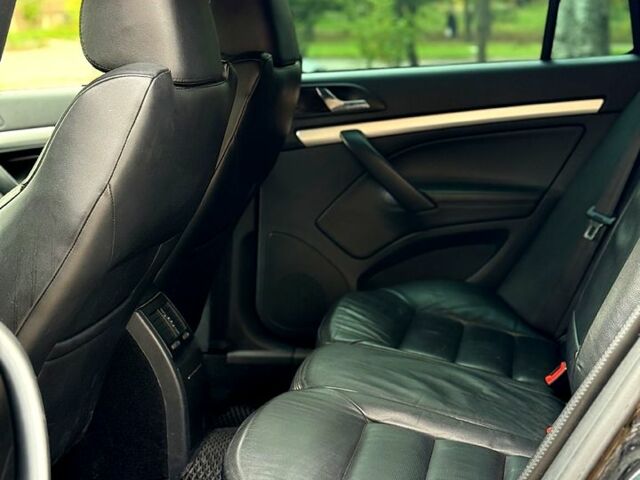 Черный Шкода Октавия, объемом двигателя 2 л и пробегом 201 тыс. км за 12000 $, фото 5 на Automoto.ua