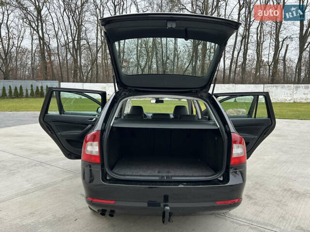 Черный Шкода Октавия, объемом двигателя 2 л и пробегом 229 тыс. км за 11650 $, фото 87 на Automoto.ua