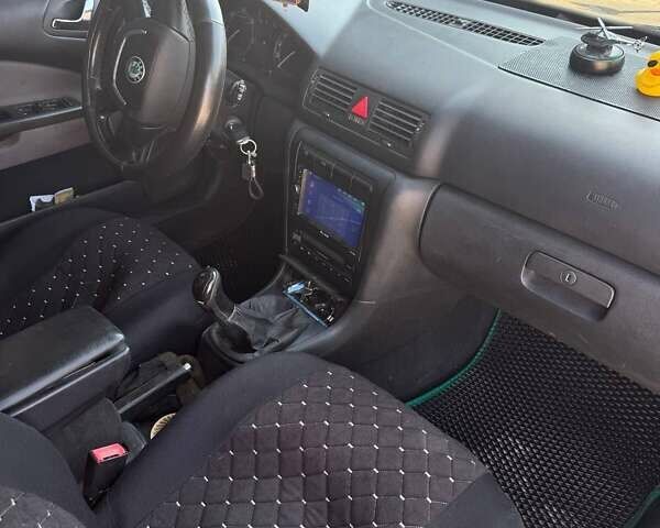 Черный Шкода Октавия, объемом двигателя 1.9 л и пробегом 290 тыс. км за 6600 $, фото 4 на Automoto.ua